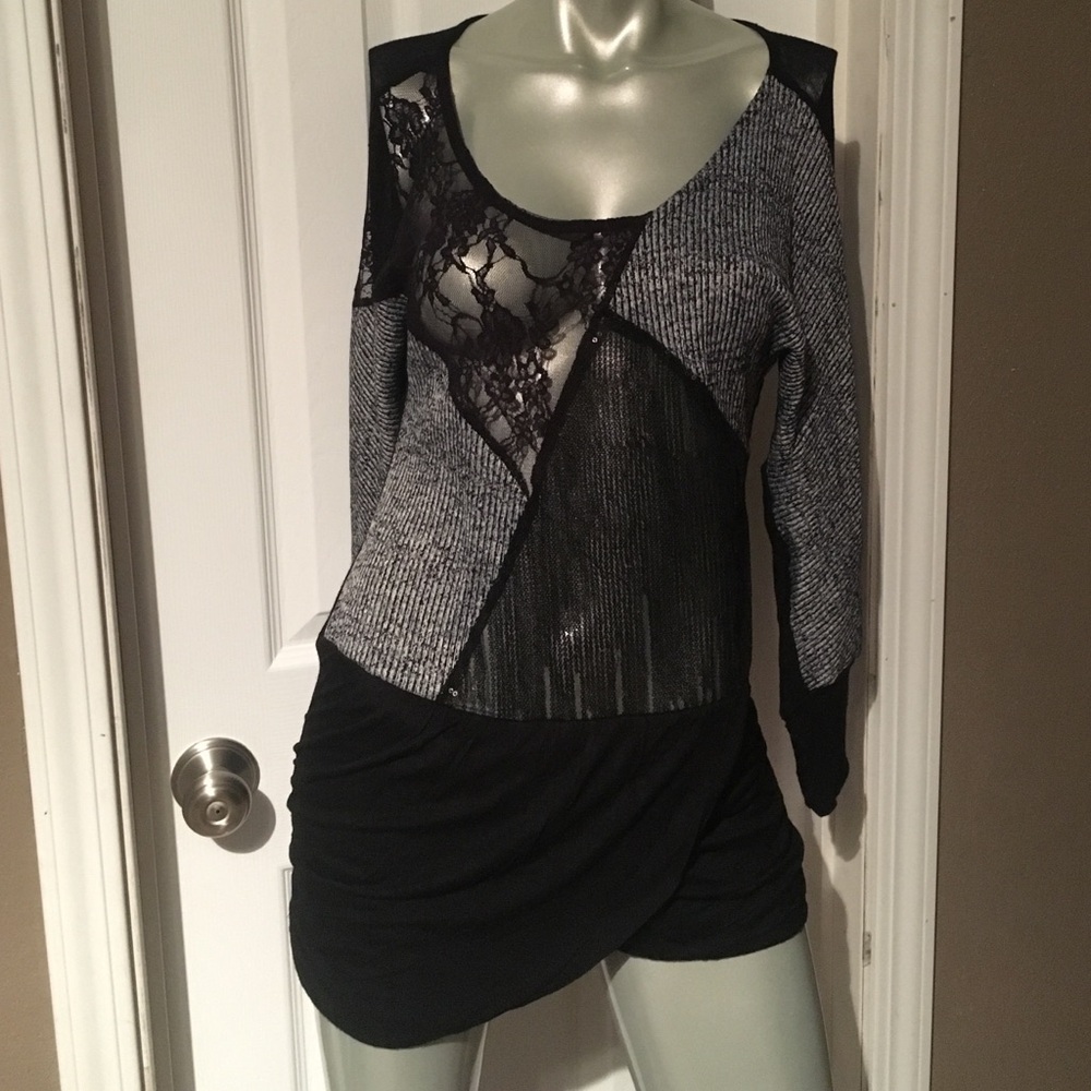 Women’s Black & Gray Mixed-Media Lace Pullover Blouse